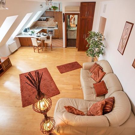 Beautiful Apartment With Ac 布达佩斯 外观 照片