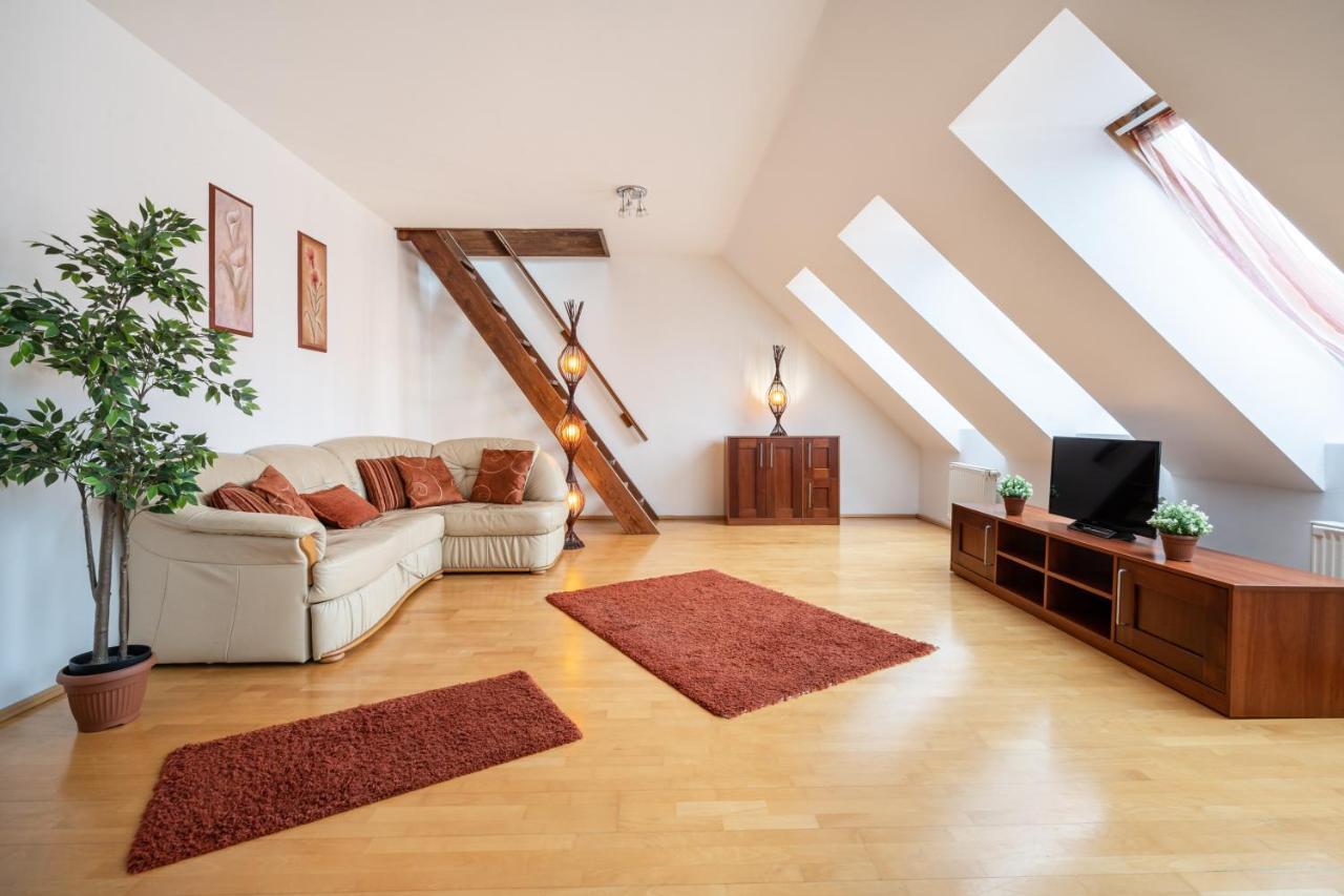 Beautiful Apartment With Ac 布达佩斯 外观 照片